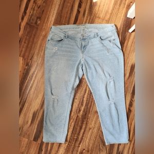 Old Navy Light Wash Boyfriend Style Capris size 16
